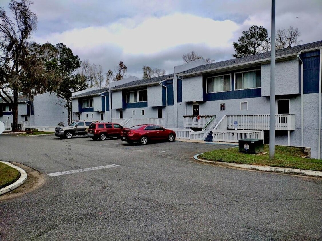 Brookwood Apartments 410 Victory Garden Dr Tallahassee, FL