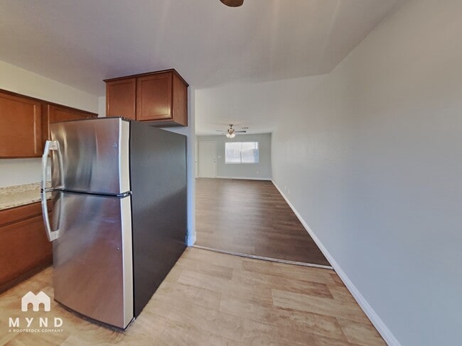 Foto del edificio - 49 Armstrong Cir