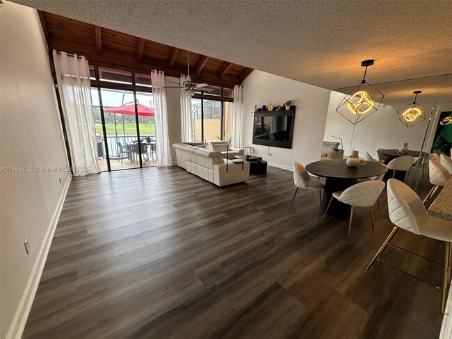 Foto del edificio - 10850 S Golfview Dr