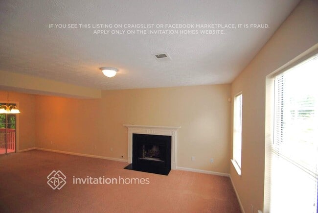 Building Photo - 5695 Western Hills Dr