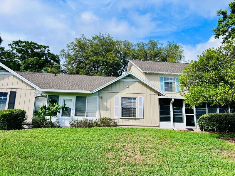 Foto principal - 1335 Villa Ln