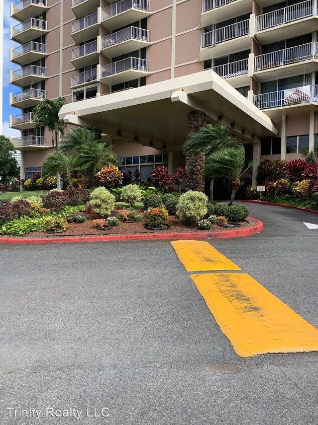 1 br, 1 bath House 98450 Koauka Loop 705 House for Rent in Aiea