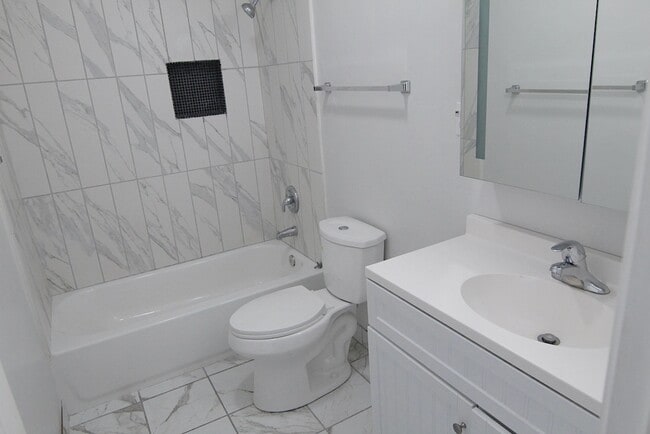 Building Photo - 3247 W Century Blvd