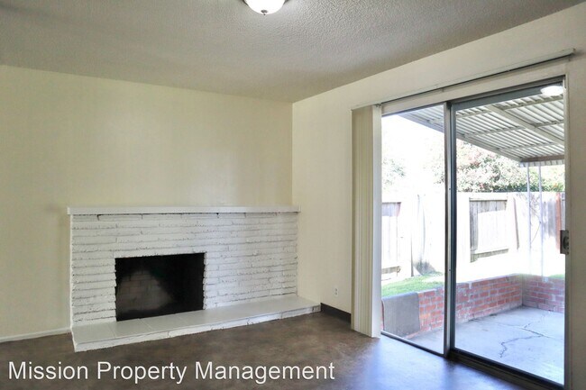 Building Photo - 3 br, 1 bath House - 5586 Farina Ln