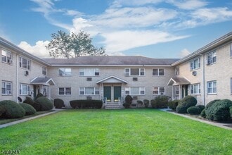 Building Photo - 20 Halsey Ave