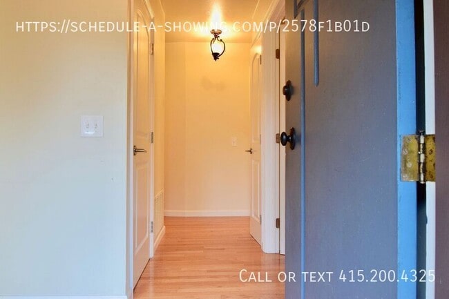 Foto del edificio - 252 Grove Acre Ave