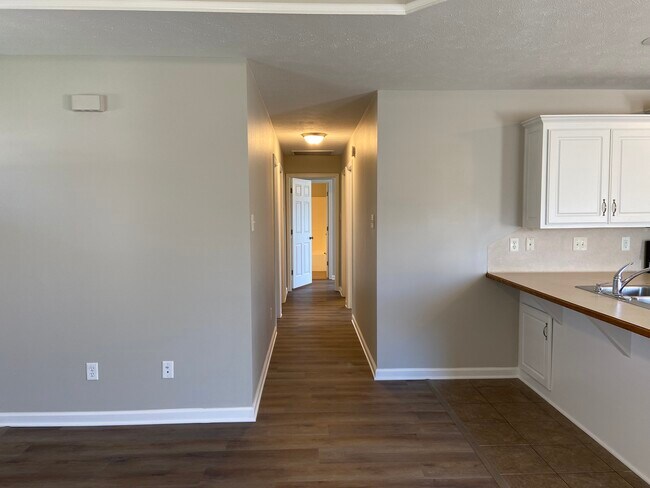 Sala - 122 Peach St