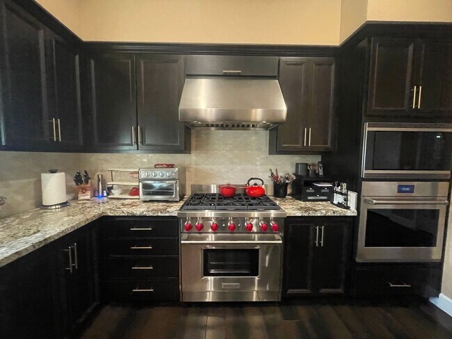 Foto del edificio - Spacious 3BD/2BA Luxury Condo Available fo...