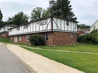 Primary Photo - 138 Brick Ln