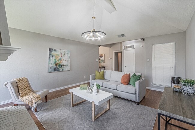 Building Photo - 2152 Sunstone Dr