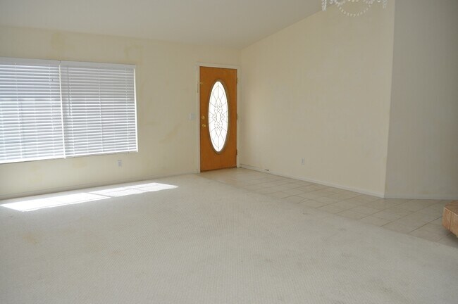 Building Photo - Lovely Single Story Home in Silverado Cany...