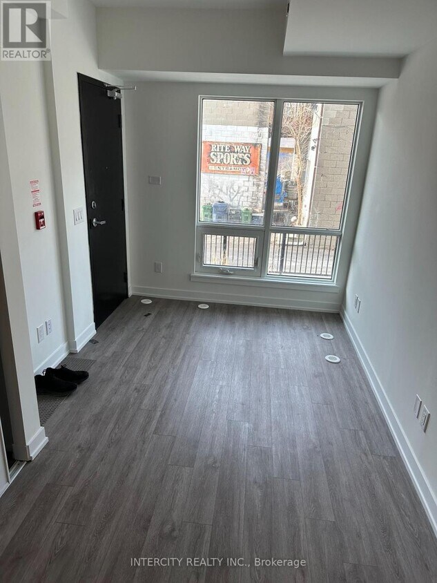 Building Photo - 871 Sheppard Ave W