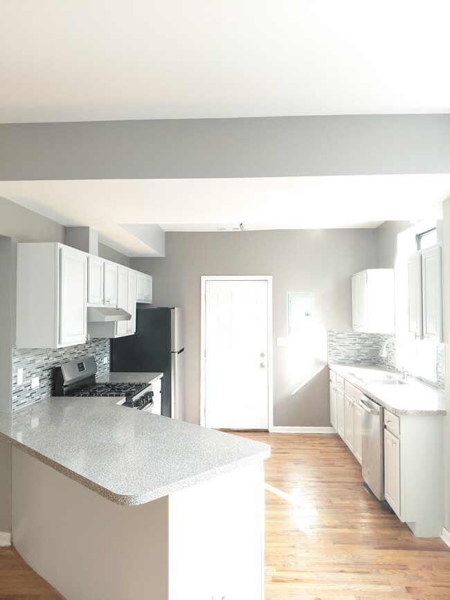 Building Photo - 4551 S Michigan Ave