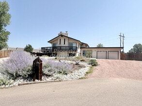Building Photo - 2168 Wildwood Dr
