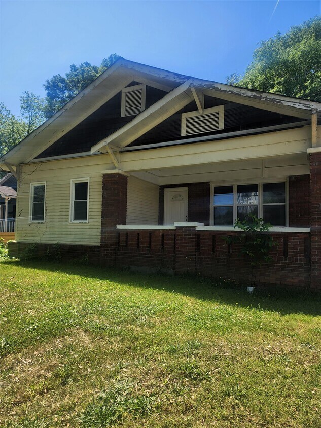 Primary Photo - 1462 Stokes Ave SW