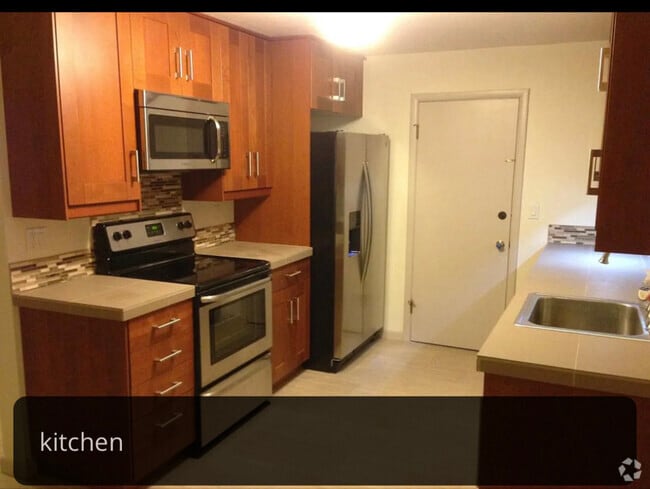 Building Photo - 2802 SE 67th Ave