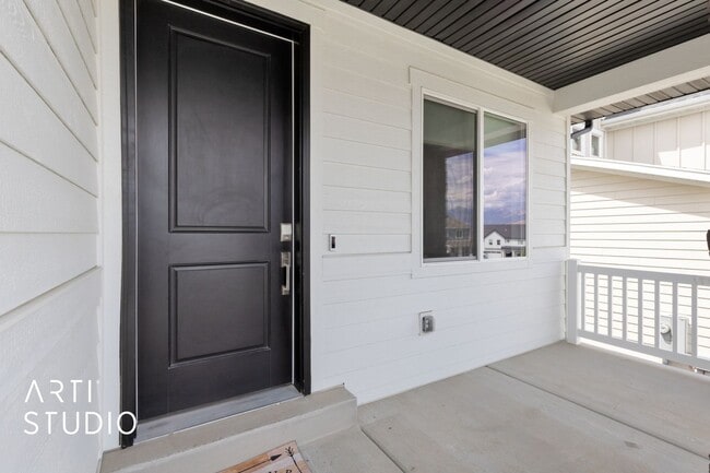 Building Photo - 2577 N Velvet Moon Dr