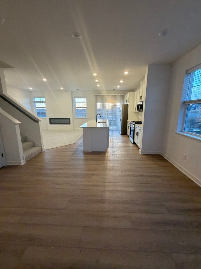 Building Photo - 10545 Harbor Ln N