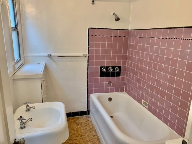 Foto del edificio - 2720 E 4th St