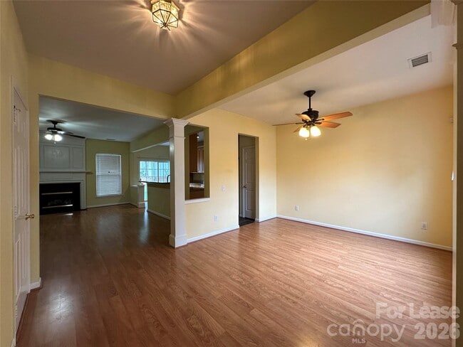 Building Photo - 6954 Beverly Springs Dr