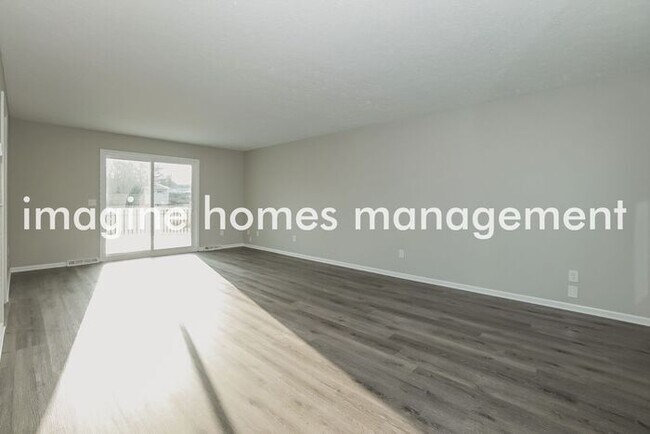 Foto del edificio - Fully Renovated 4 Bedroom, 2.5 Bath Single...