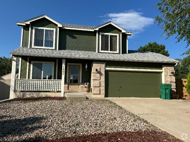 Building Photo - 1501 Coolcrest Dr