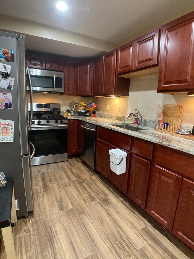 Kitchen - Ample Cabinetry/Storage - 298 Wickenden St