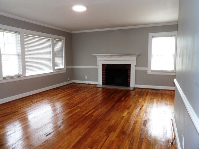 Foto del edificio - 106 Rowe Ave NW