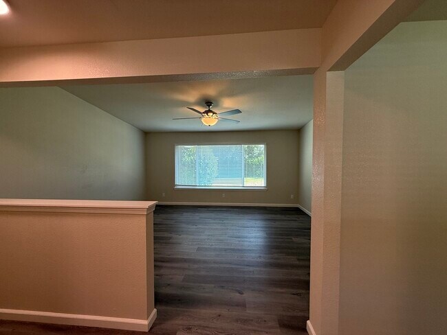 Foto del edificio - 1238 Woodfield Ave