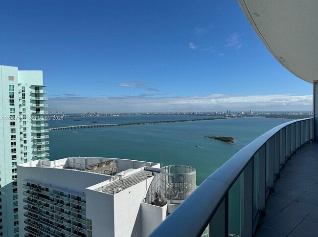 Foto del edificio - 488 NE 18th St