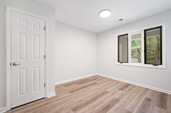 Foto del edificio - 3BR/2.5BA Townhome in Prime Durham/Chapel Hill Location!