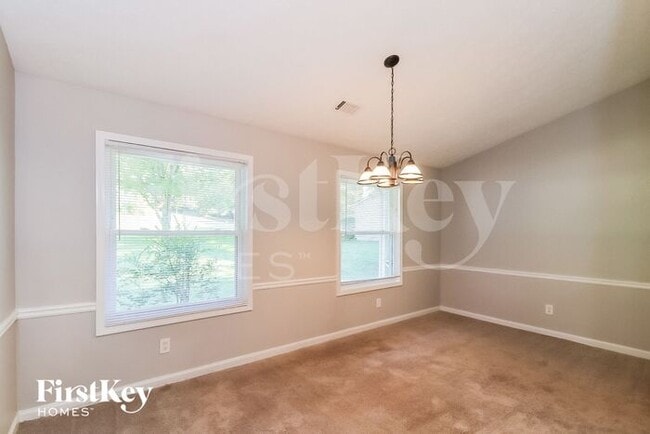 Foto del edificio - 824 Riverstone Ln