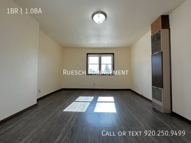 Building Photo - Charming 1 Bedroom 1 Bath Upper Level Apar...