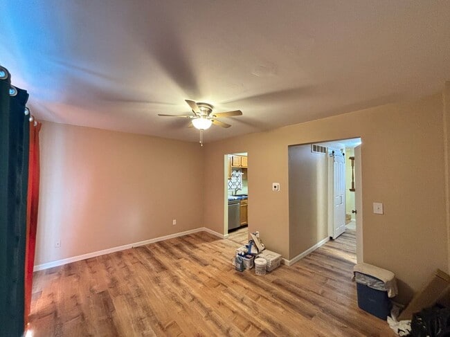 Building Photo - 17082 Kingsbrooke Dr