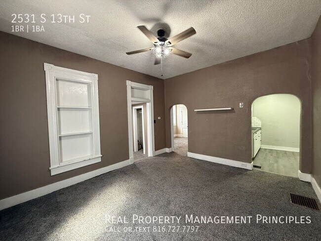 Foto del edificio - 2531 S 13th St