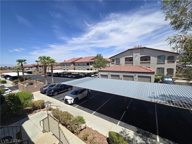 Foto del edificio - 2305 W Horizon Ridge Pkwy