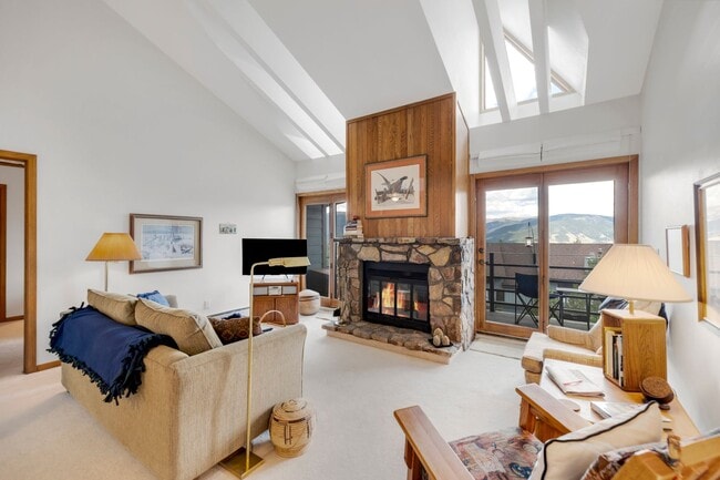 Building Photo - WINTER RENTAL-Buffalo Village-2 Bedroom Pl...