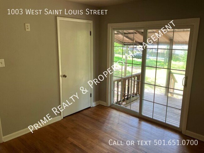 Foto del edificio - 1003 W St Louis St