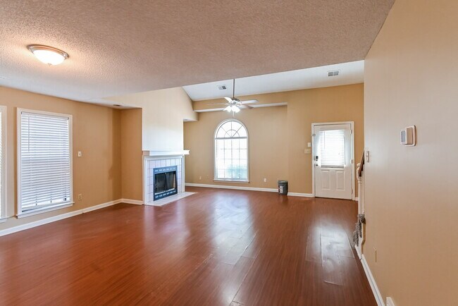 Building Photo - 8328 Twin Rivers Dr