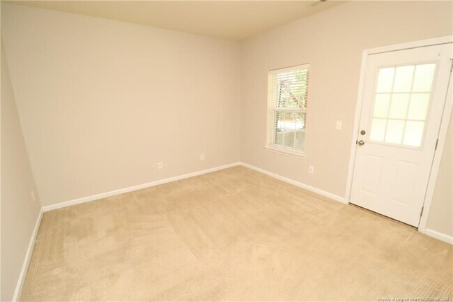 Foto del edificio - 236 Linden Park Ln