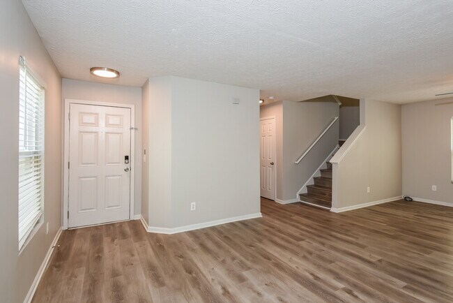 Foto del edificio - 239 Silver Spring St