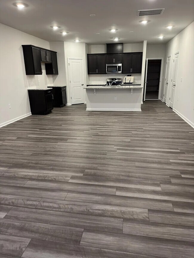 Foto del edificio - Room in Townhome on Kasota Ln
