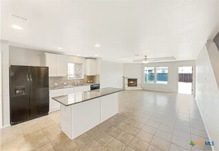 Building Photo - 1321 Daffodil Dr