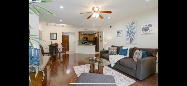 Foto del edificio - 49002 Cinnamon Fern Cmn