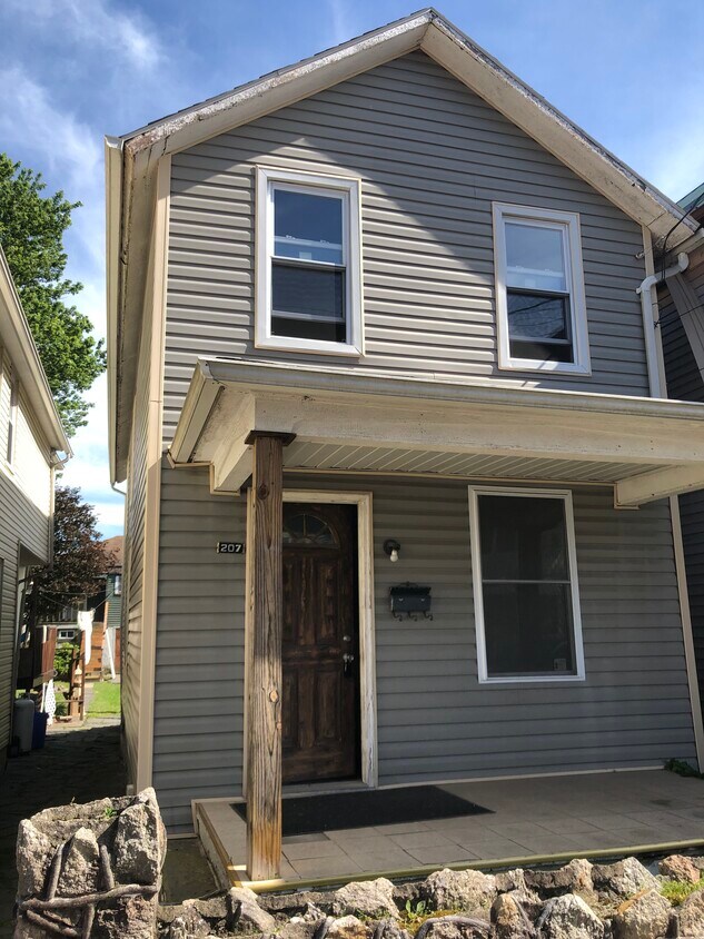 Primary Photo - 207 W Church St