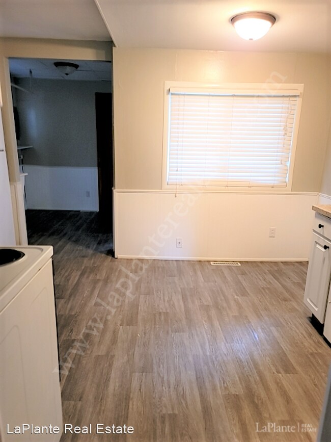 Building Photo - 3 br, 1 bath House - 2105 Sandown Road