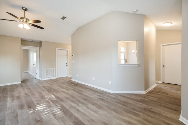 Foto del edificio - 309 Carriann Cove Trail W