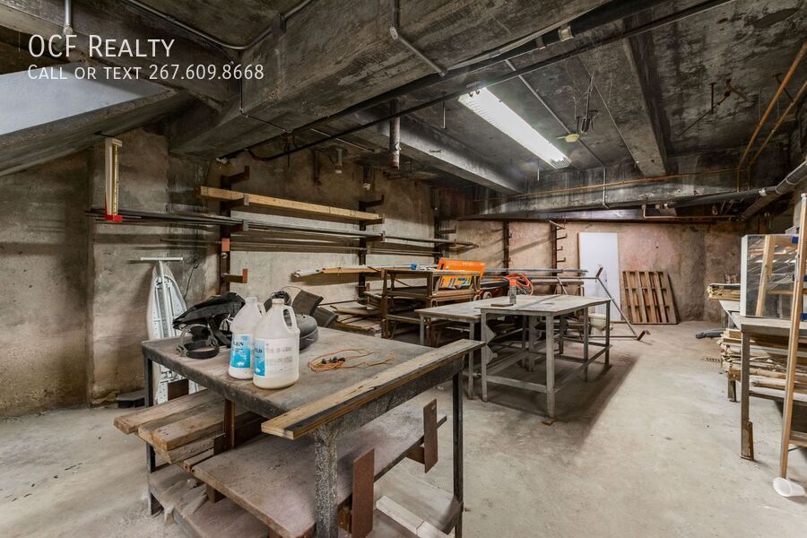 Foto del edificio - 144-50 W Laurel St