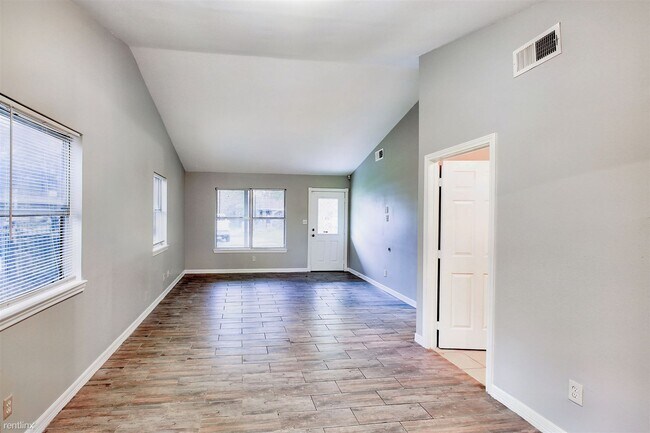 Foto del edificio - 3 br, 2 bath House - 6203 Gaston St