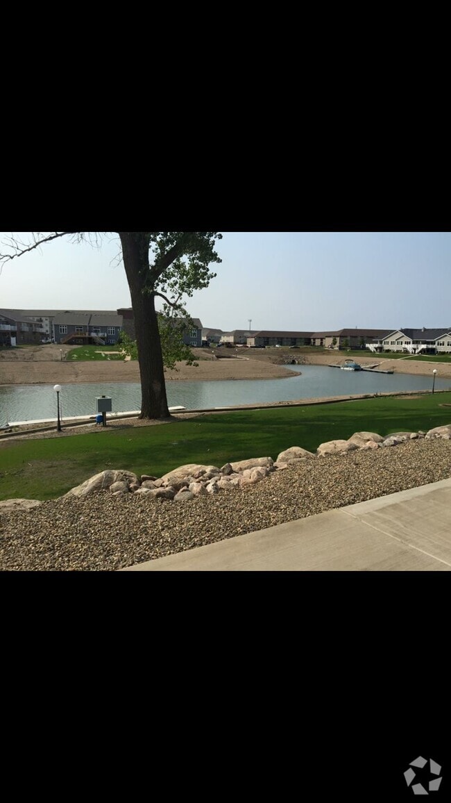 Building Photo - 2455 Waterpark Loop SE